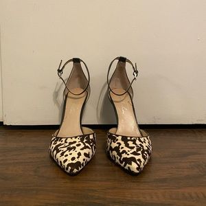 Marc Fisher size 7 brown & ivory print on toe, brown on 4” heel, no box
